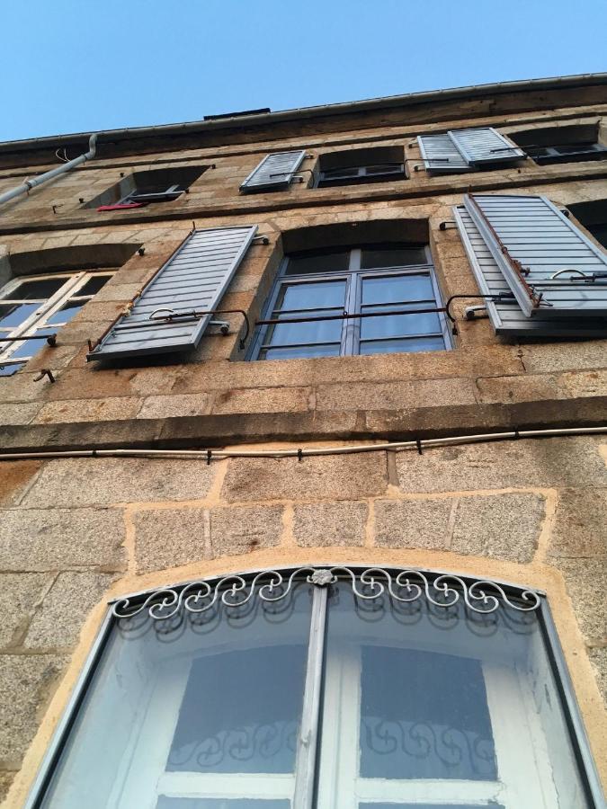 Mercier De Montigny - Les Chambres Du Beffroi - Spa Et Massage Fougères 外观 照片
