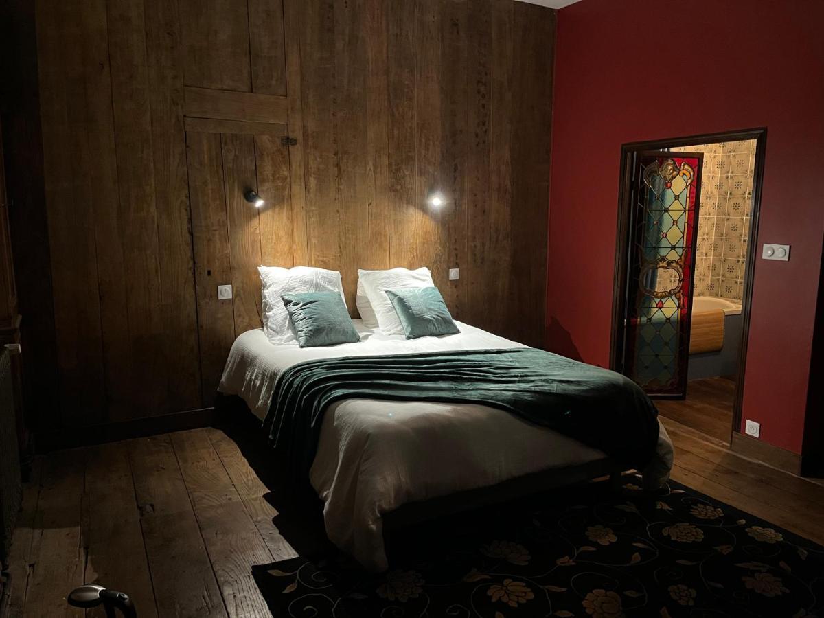 Mercier De Montigny - Les Chambres Du Beffroi - Spa Et Massage Fougères 外观 照片