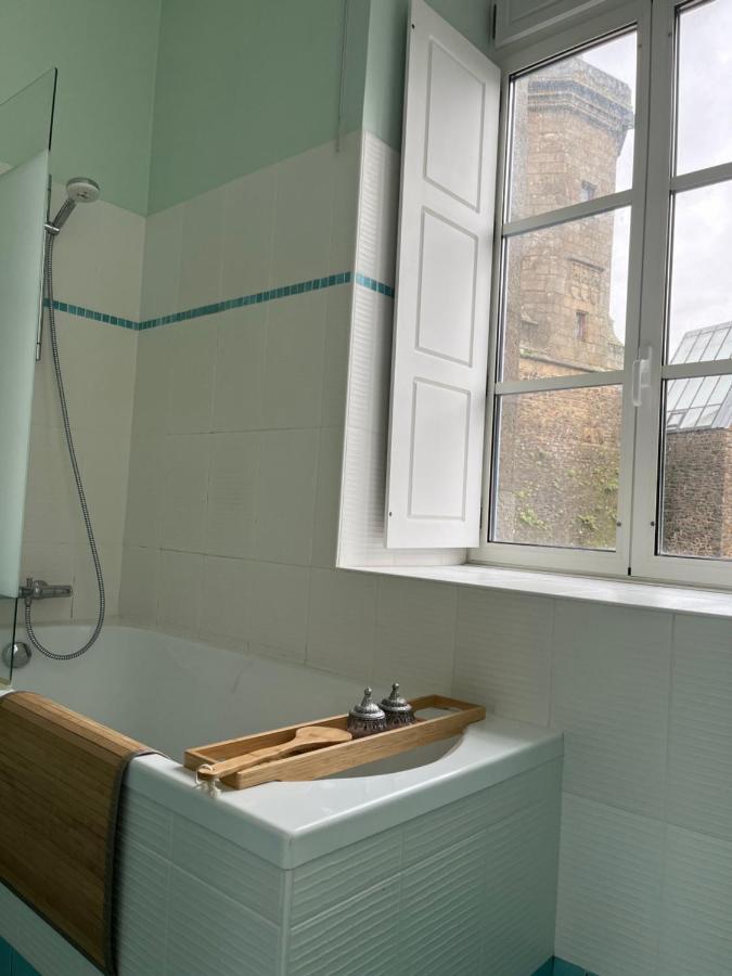 Mercier De Montigny - Les Chambres Du Beffroi - Spa Et Massage Fougères 外观 照片