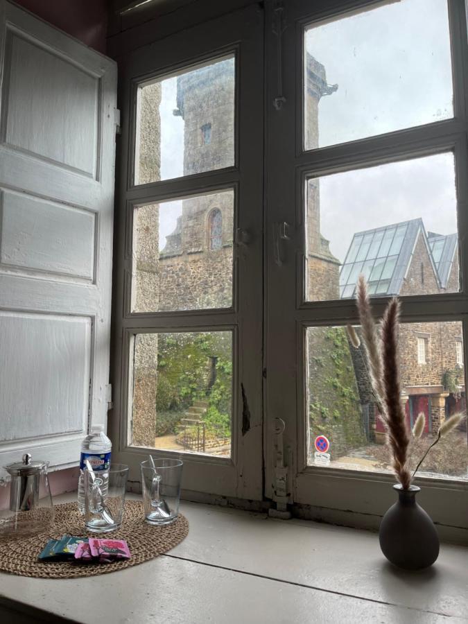 Mercier De Montigny - Les Chambres Du Beffroi - Spa Et Massage Fougères 外观 照片