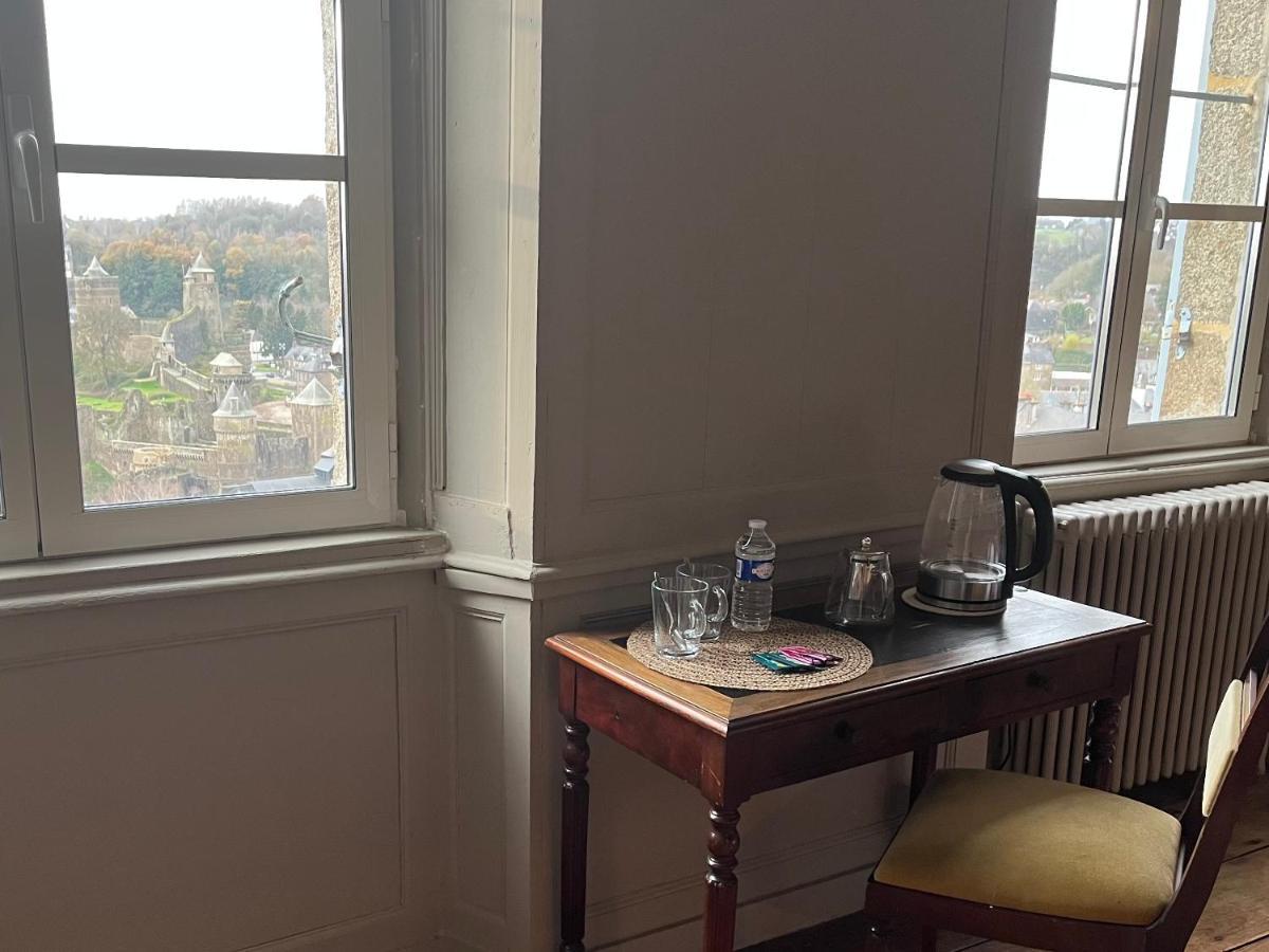 Mercier De Montigny - Les Chambres Du Beffroi - Spa Et Massage Fougères 外观 照片