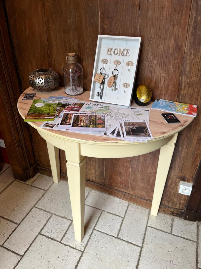 Mercier De Montigny - Les Chambres Du Beffroi - Spa Et Massage Fougères 外观 照片