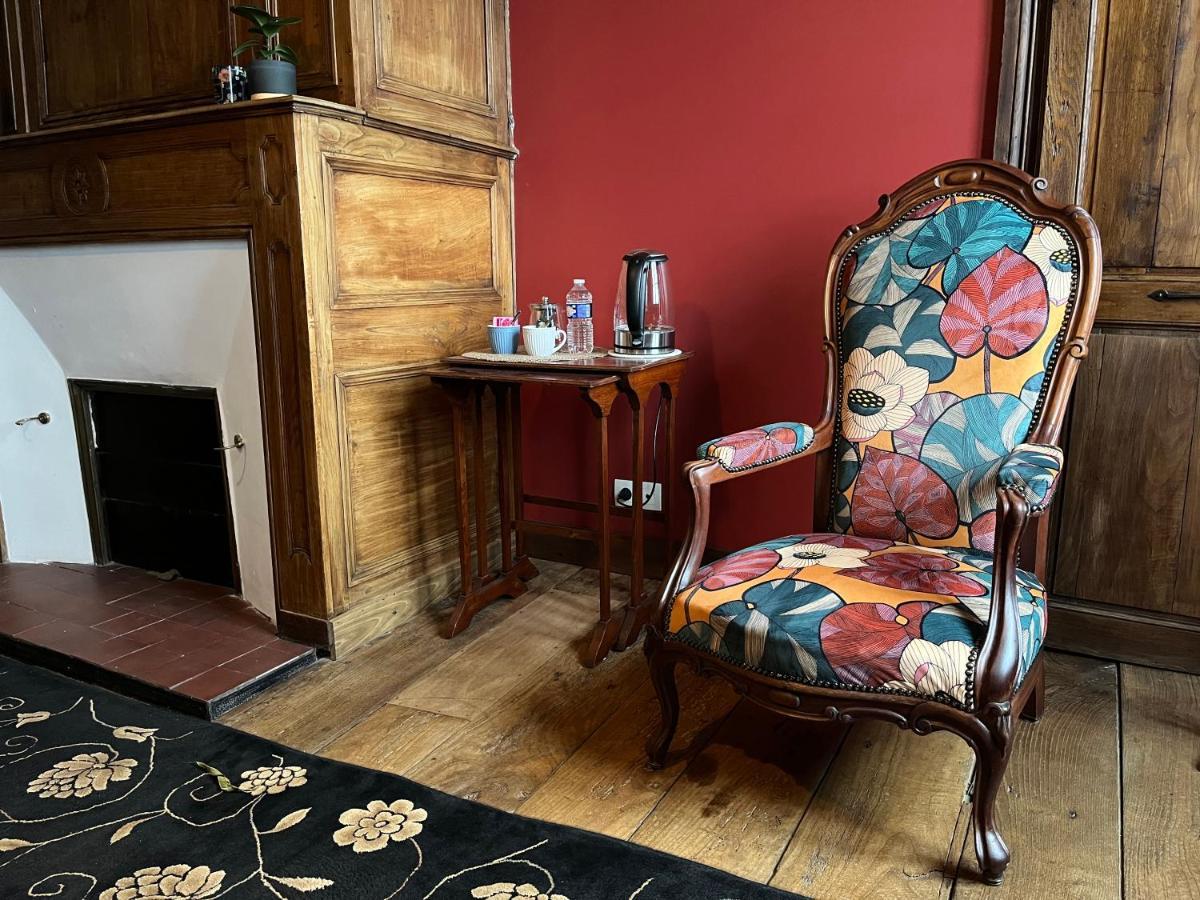 Mercier De Montigny - Les Chambres Du Beffroi - Spa Et Massage Fougères 外观 照片
