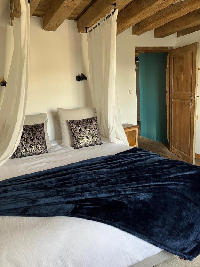 Mercier De Montigny - Les Chambres Du Beffroi - Spa Et Massage Fougères 外观 照片