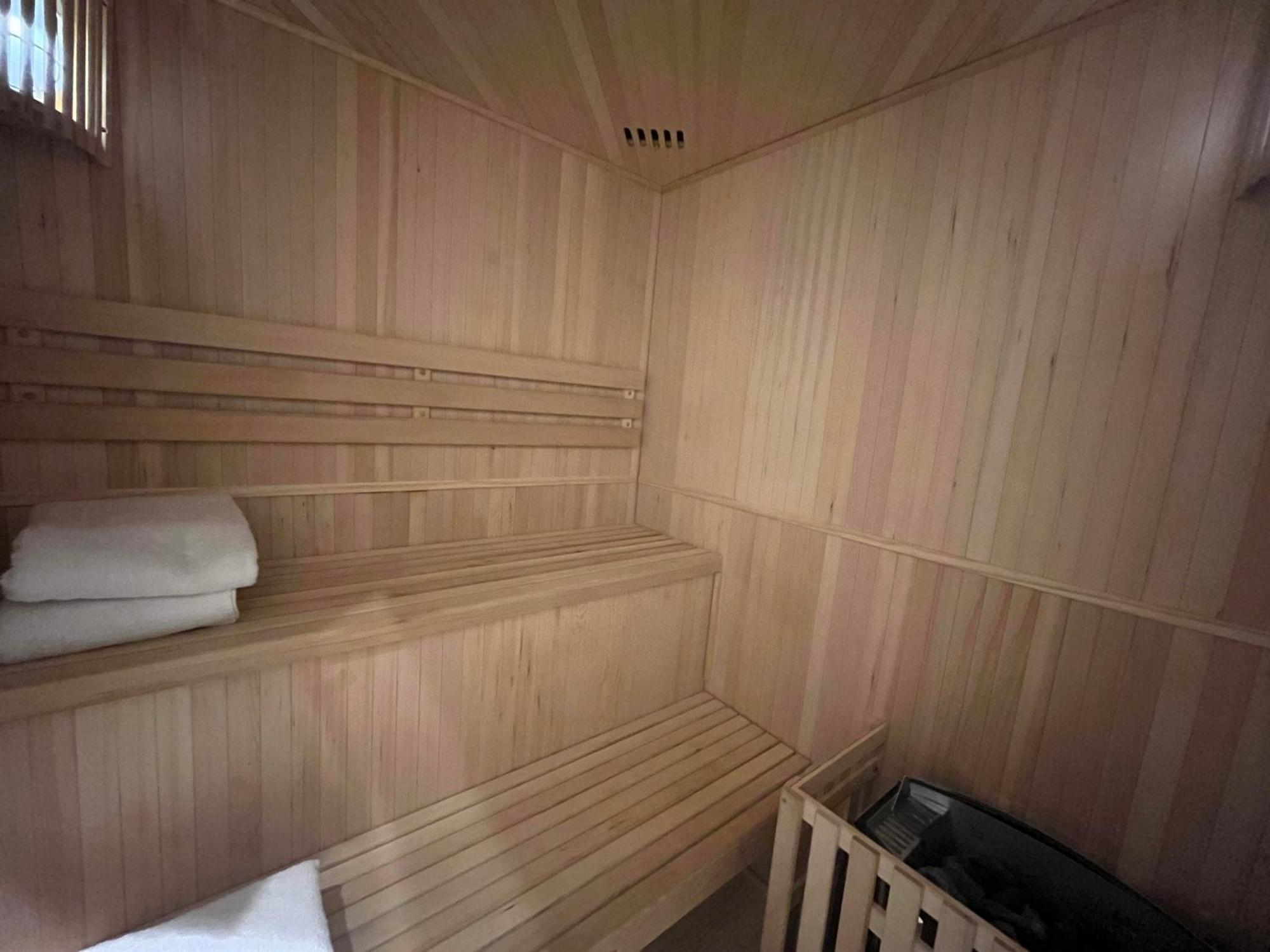 Mercier De Montigny - Les Chambres Du Beffroi - Spa Et Massage Fougères 外观 照片